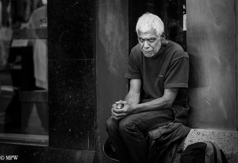 Auckland City street photo, Queent St, black and white